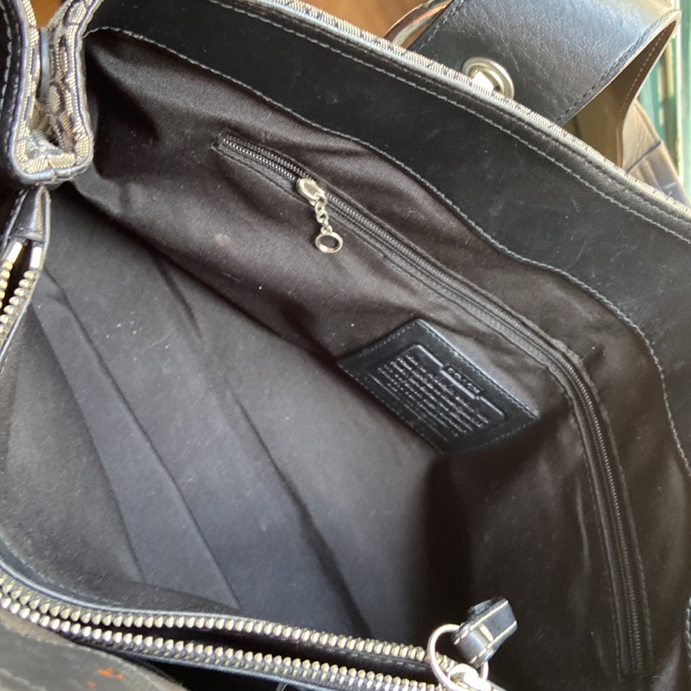 Coach signature 9x12 satchel with leather straps - Picture 3 of 6